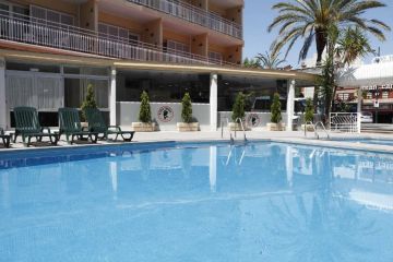 Hotel "Fortuna" 4 Stars at the price of 3***<br />Lloret de Mar, Costa Brava<br />GP de Catalunya-Montmelo